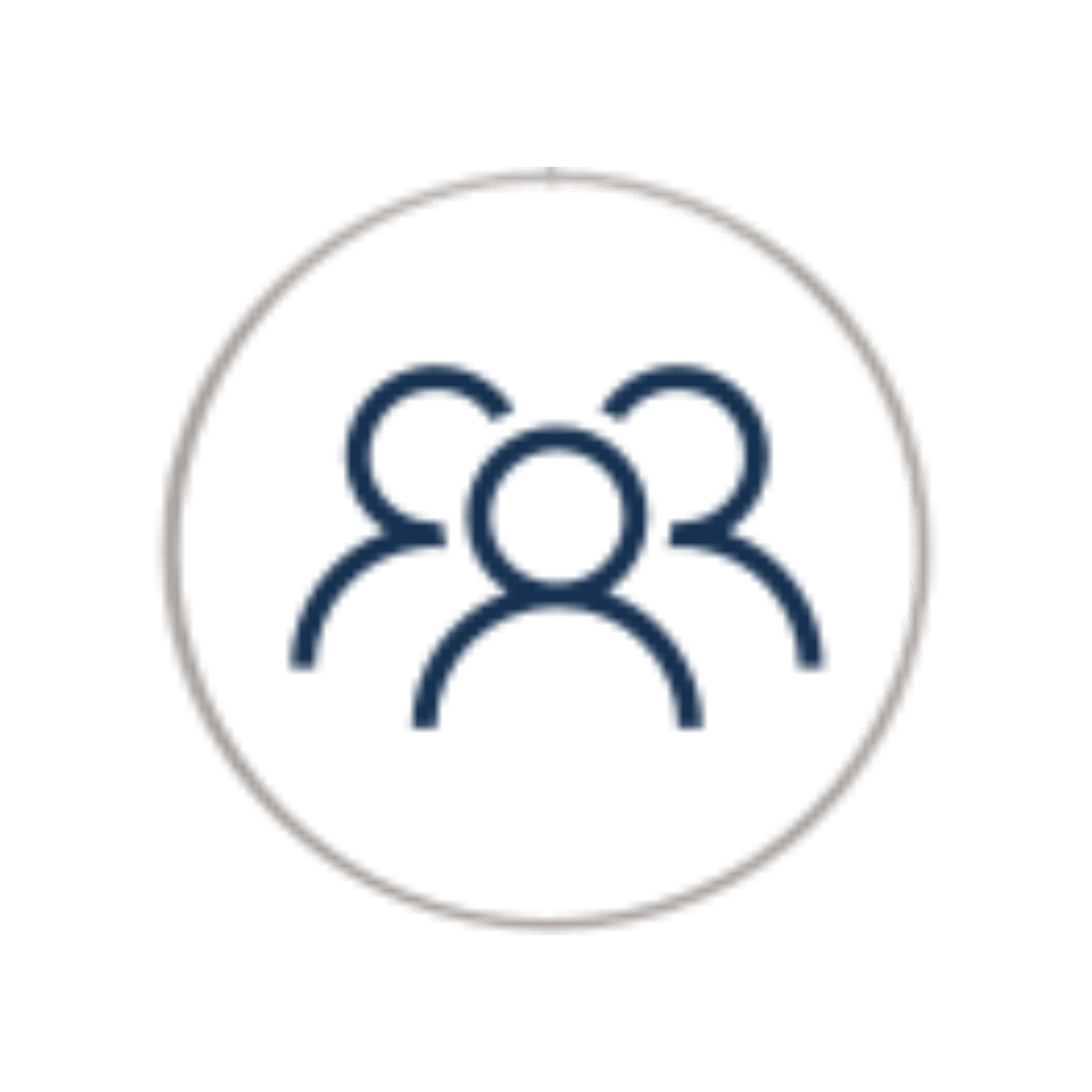 Ícone linear de três figuras humanas representando sócios, simbolizando a consultoria em direito societário, fusões e aquisições (M&A) e due diligence para empresas.